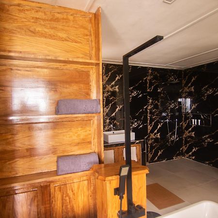 Azamat Self-Catering Apartment Pointe La Rue 外观 照片
